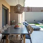 Salina - With Private Heated Eco-pool, Sauna & Jaccuzi Hot Tub ヴィラ ヴォロス
