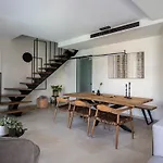 Salina - With Private Heated Eco-pool, Sauna & Jaccuzi Hot Tub ヴォロス