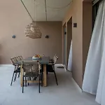 Salina - With Private Heated Eco-pool, Sauna & Jaccuzi Hot Tub ヴォロス