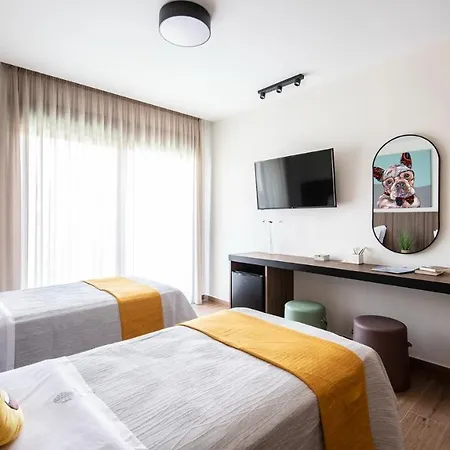Salina - With Private Heated Eco-pool, Sauna & Jaccuzi Hot Tub וולוס