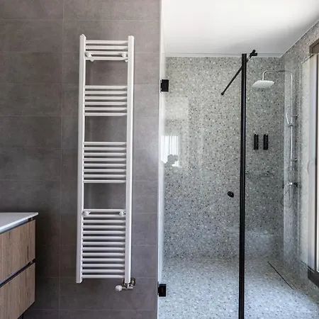 Vilă Salina - With Private Heated Eco-pool, Sauna & Jaccuzi Hot Tub *