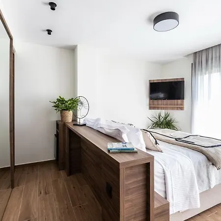 Villa Salina - With Private Heated Eco-pool, Sauna & Jaccuzi Hot Tub *