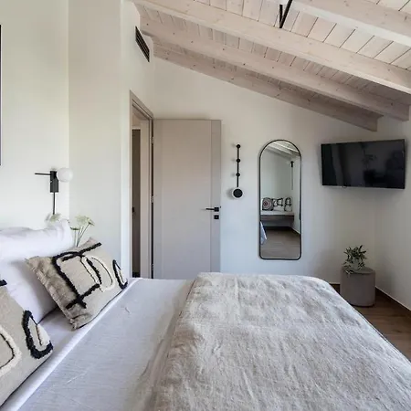 Salina - With Private Heated Eco-pool, Sauna & Jaccuzi Hot Tub * Volos